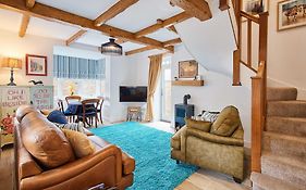 Host & Stay - The Snug